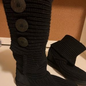 UGG Knit boots size 6